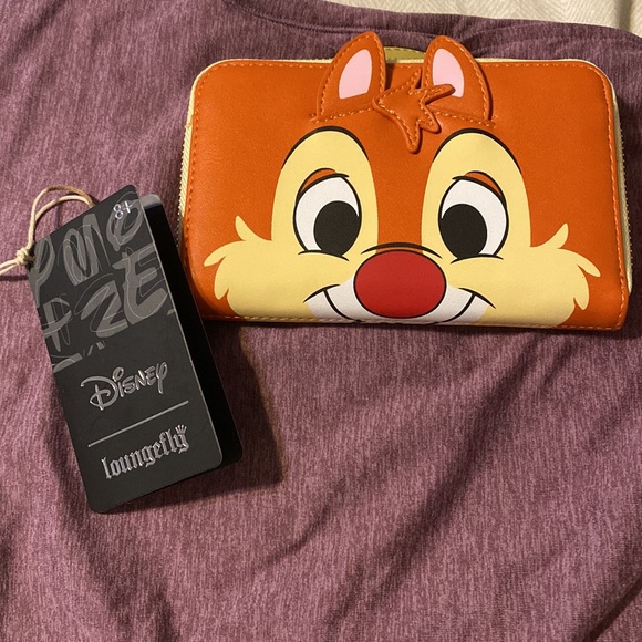 Exclusive - Chip and Dale Cosplay Zip Around Loungefly Wallet - Picture 4 of 5